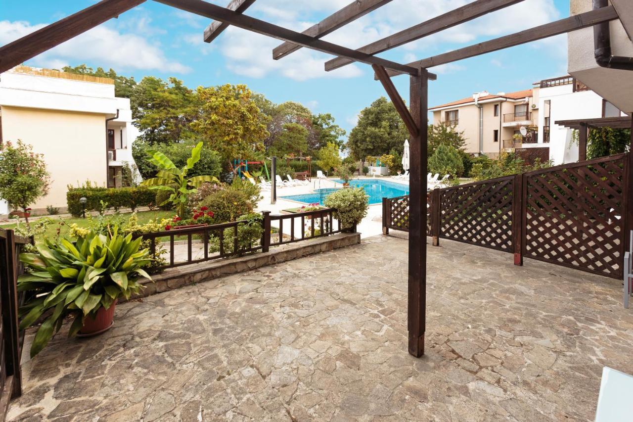 Aparthouse Paradise Bay Apartment โซโซโปล ภายนอก รูปภาพ