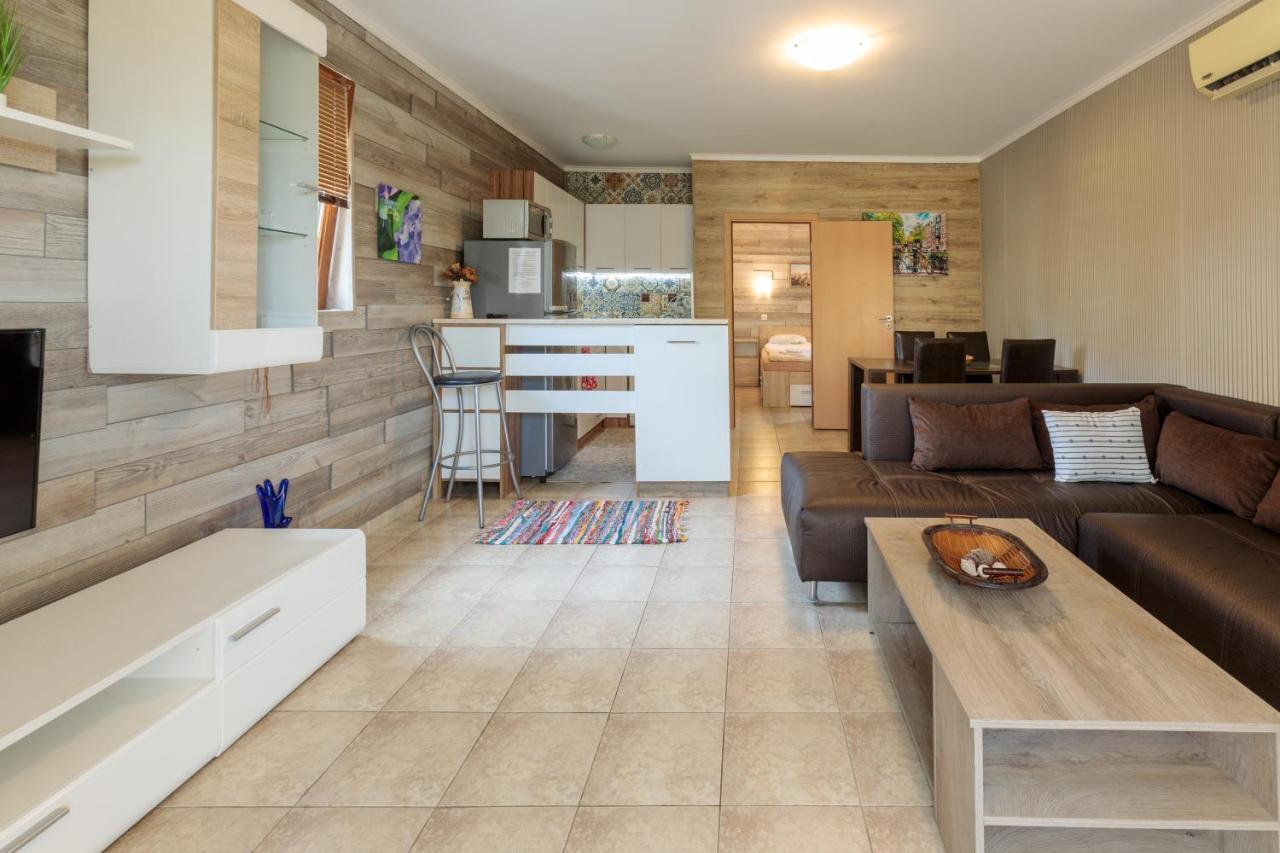 Aparthouse Paradise Bay Apartment โซโซโปล ภายนอก รูปภาพ