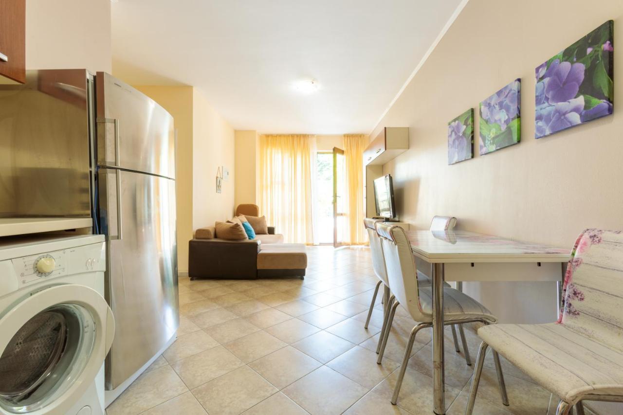 Aparthouse Paradise Bay Apartment โซโซโปล ภายนอก รูปภาพ